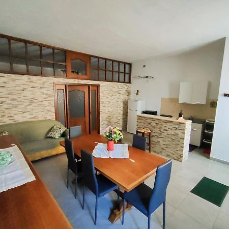 Appartamento Per Turisti Filoxenia Santa Severina Exterior foto