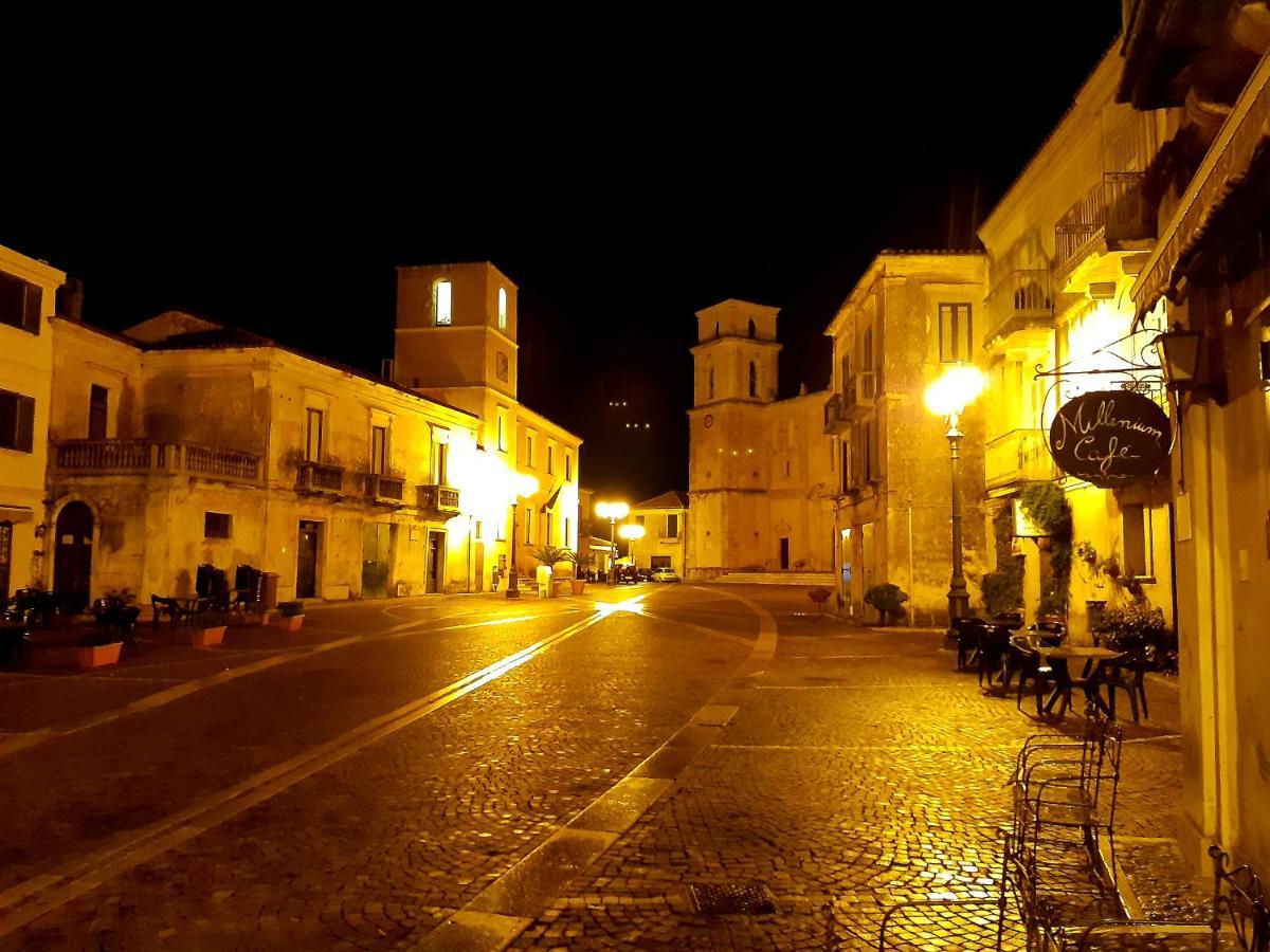 Appartamento Per Turisti Filoxenia Santa Severina Exterior foto
